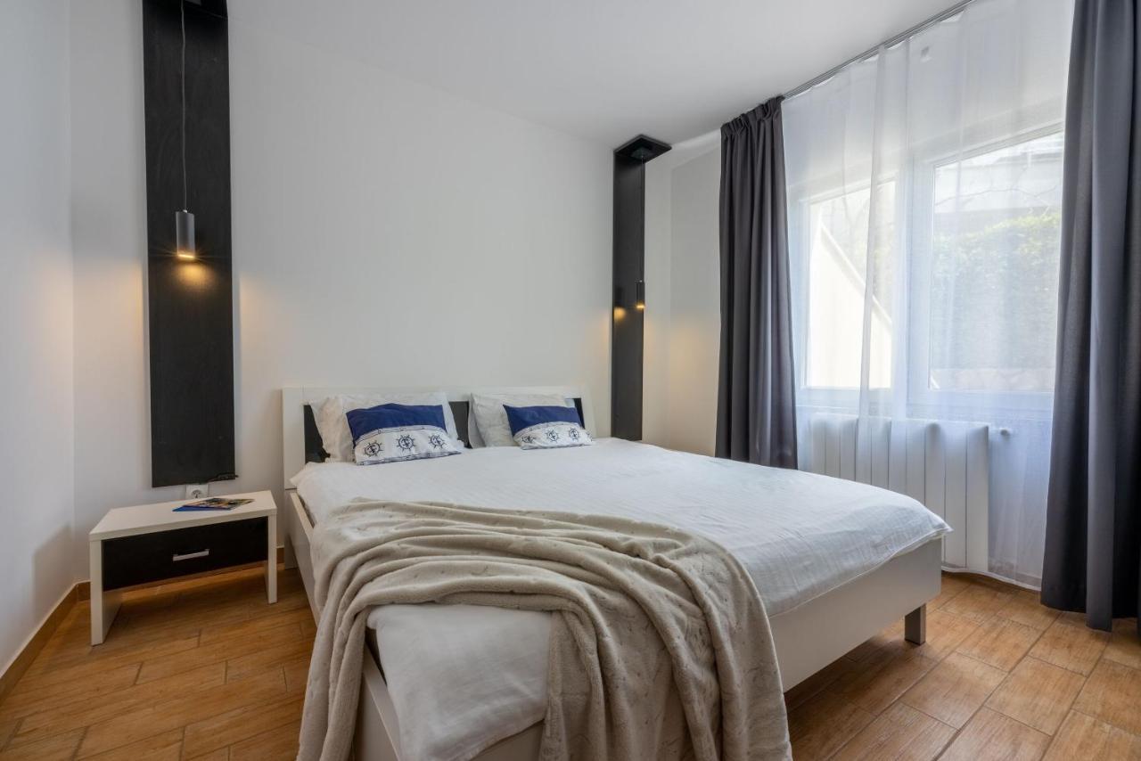 Apartments Vesna Malinska Buitenkant foto